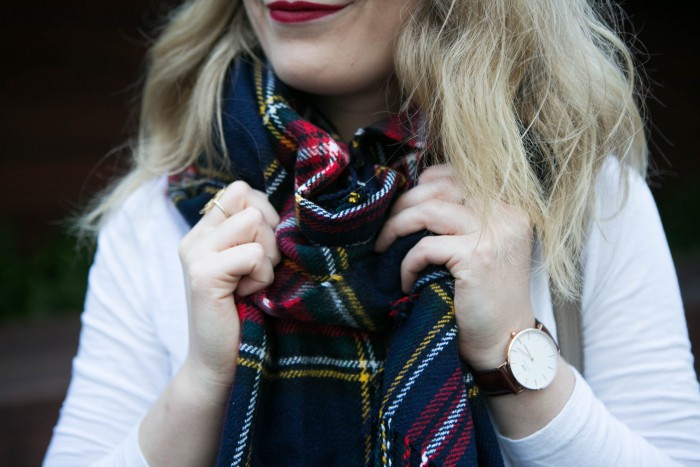 Cozy Plaid Printed Village Scarf.